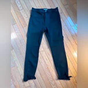 Cello black cropped frayed hem jeans. Style AB76316BLK. Size 7